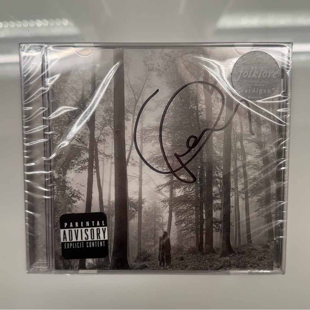 NEW Taylor Swift Signed folklore CD with HEART